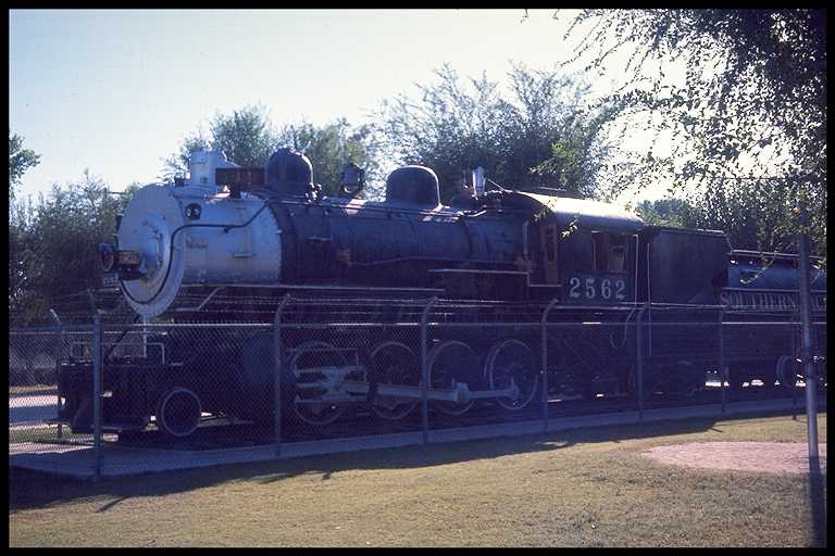 ex-SP engine #2562 on display at Armstrong Park in Chandler.
