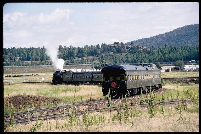 GCRY train departing for Grand Canyon.