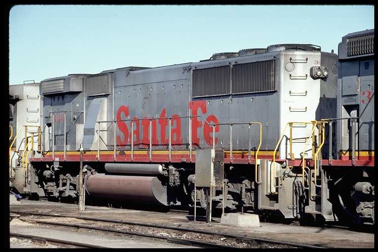 EMD GP-60-B.  Engine has no cab.  Operates as slave unit.