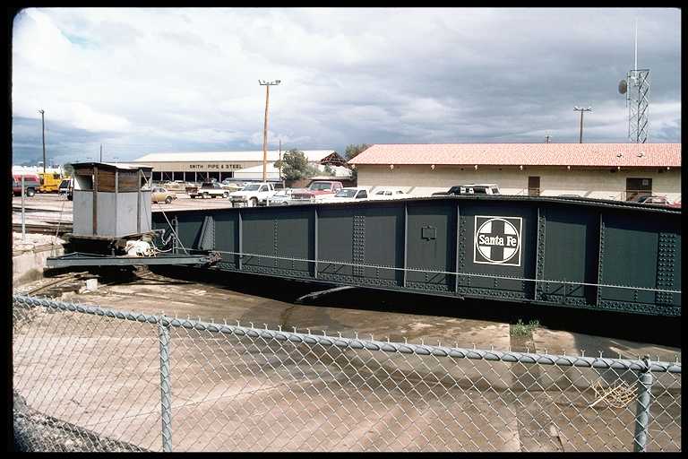 Engine turntable.